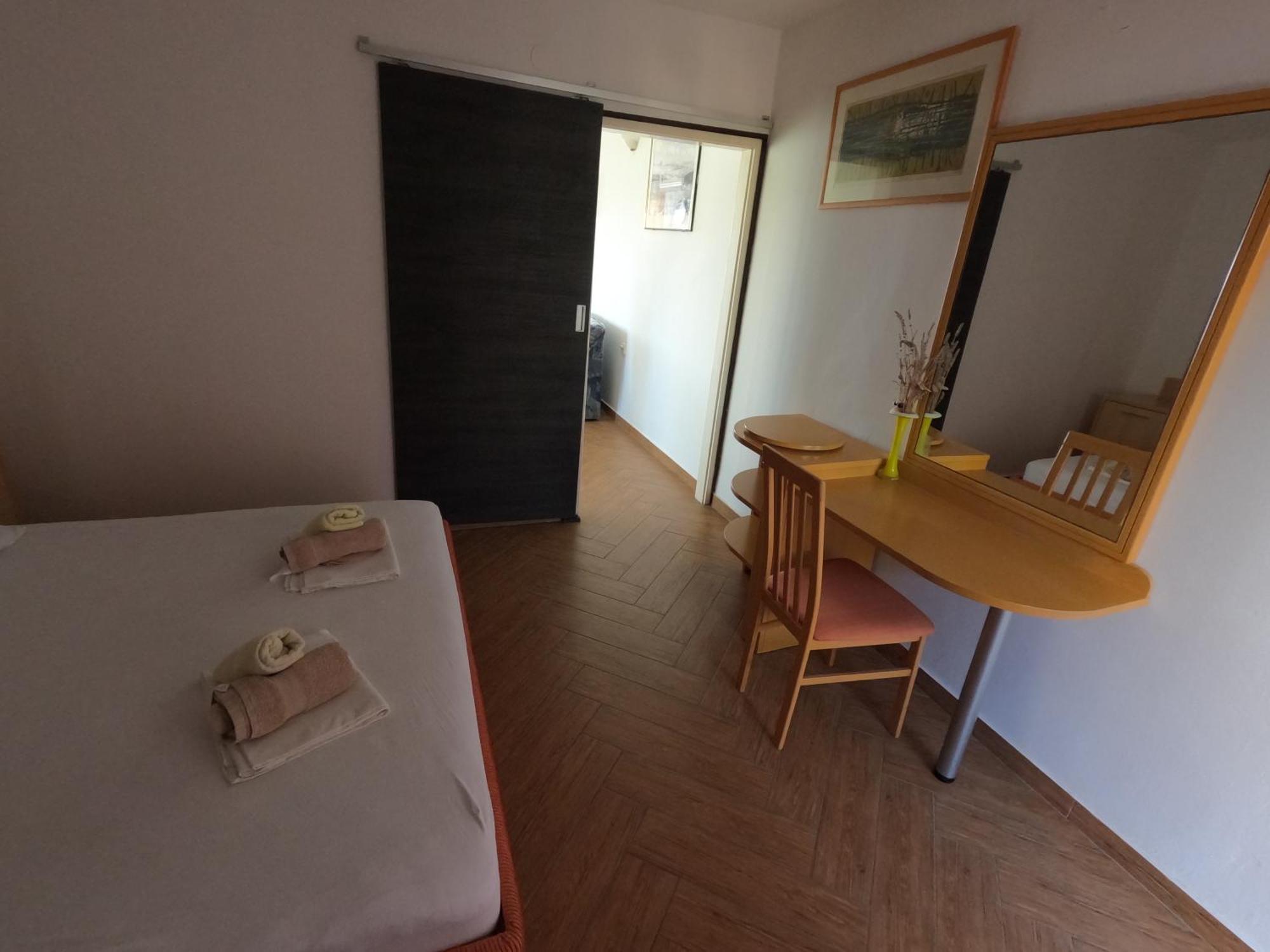 Apartmani Daniela Rab Town Exterior photo